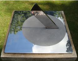 sundial in stainless steel - 42 cm.